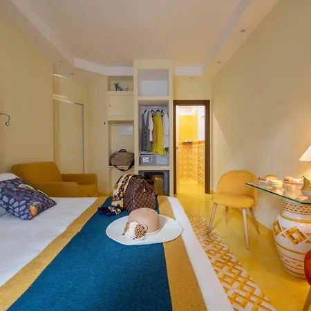 Pensjonat Aquae Romanae Piazza Lauro 4*