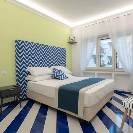 Aquae Romanae Piazza Lauro Pensión 4*